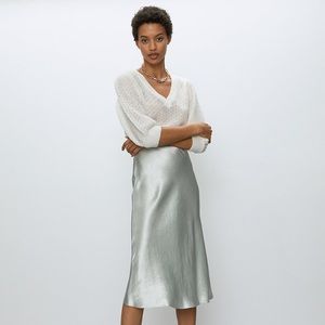 NWT Aritzia/Babaton Slip Skirt.